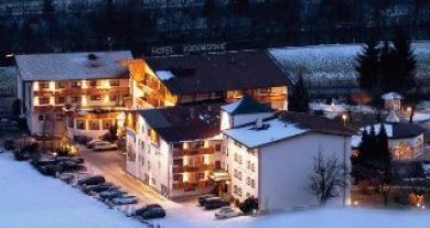 Hotel Landgut Zapfenhof Zellbergeben エクステリア 写真