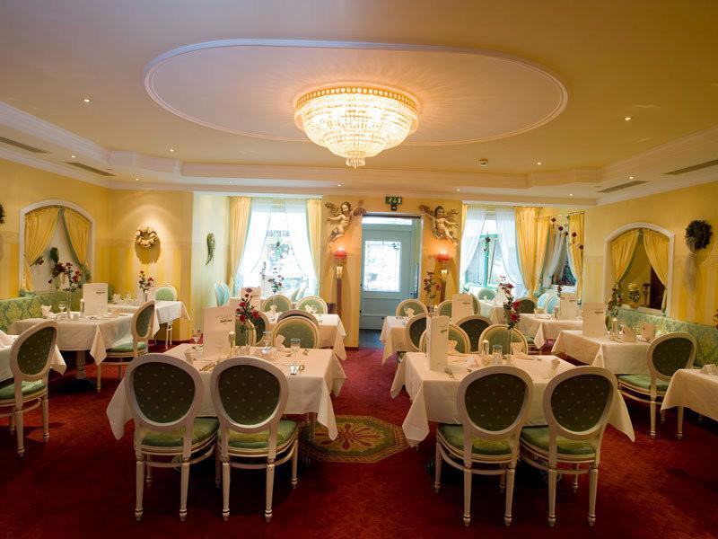 Hotel Landgut Zapfenhof Zellbergeben エクステリア 写真