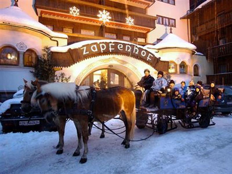 Hotel Landgut Zapfenhof Zellbergeben エクステリア 写真